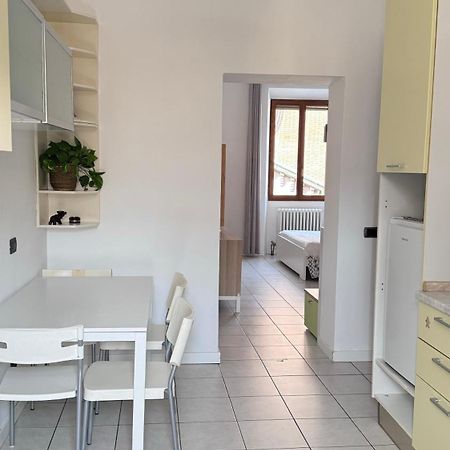 Sawasdee 37 Lägenhet Monza Exteriör bild