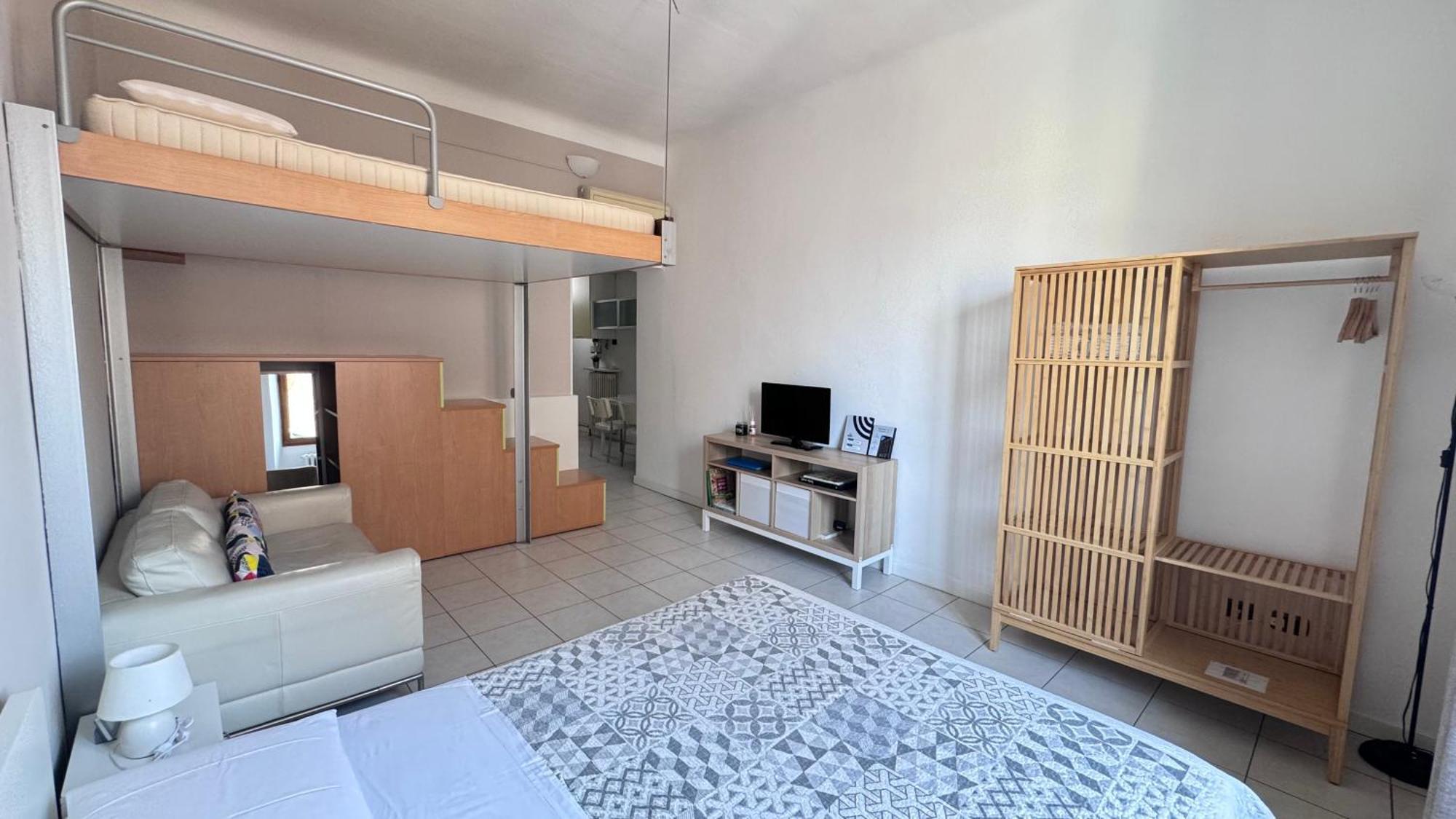 Sawasdee 37 Lägenhet Monza Exteriör bild